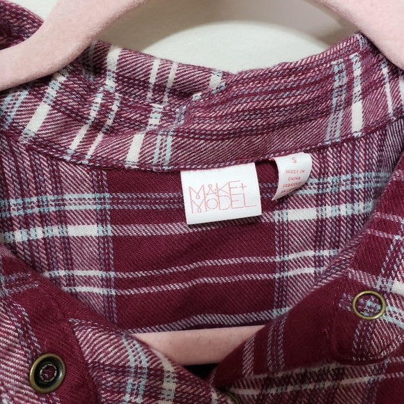 Make and model plaid long sleeve top s - Picture 2 of 5